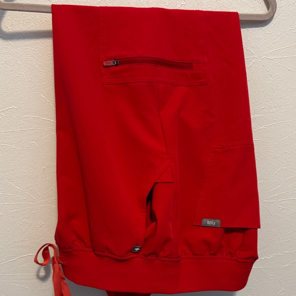 Figs Pop Red Zamora joggers